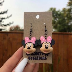 Minnie Mouse Dangly Earrings